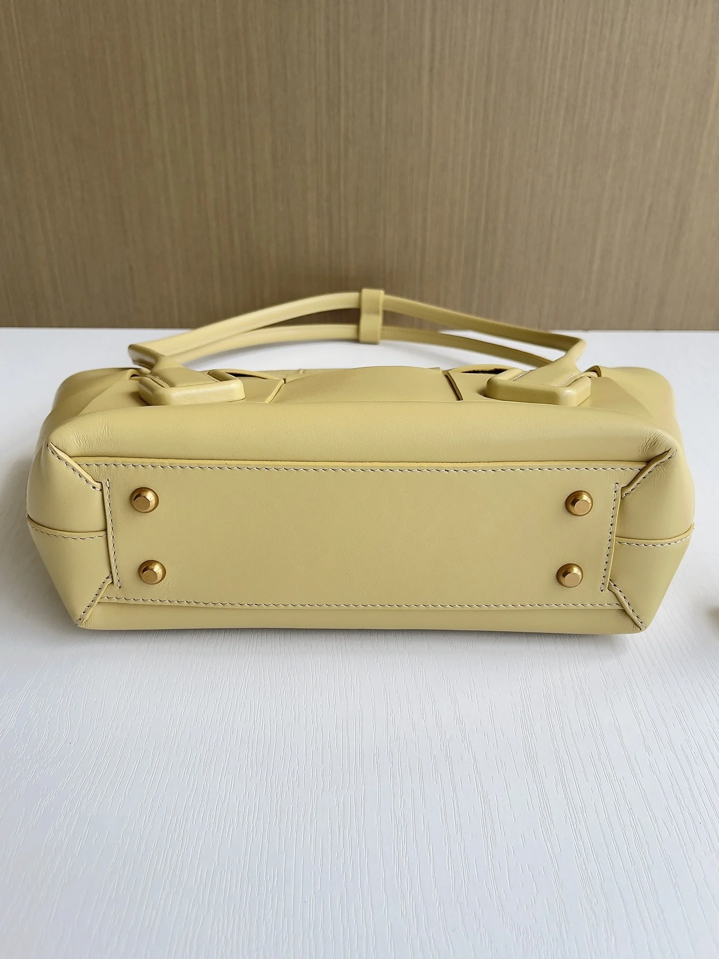 Bottega Veneta Arco 33