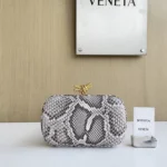 Bottega Veneta (BV) Knot