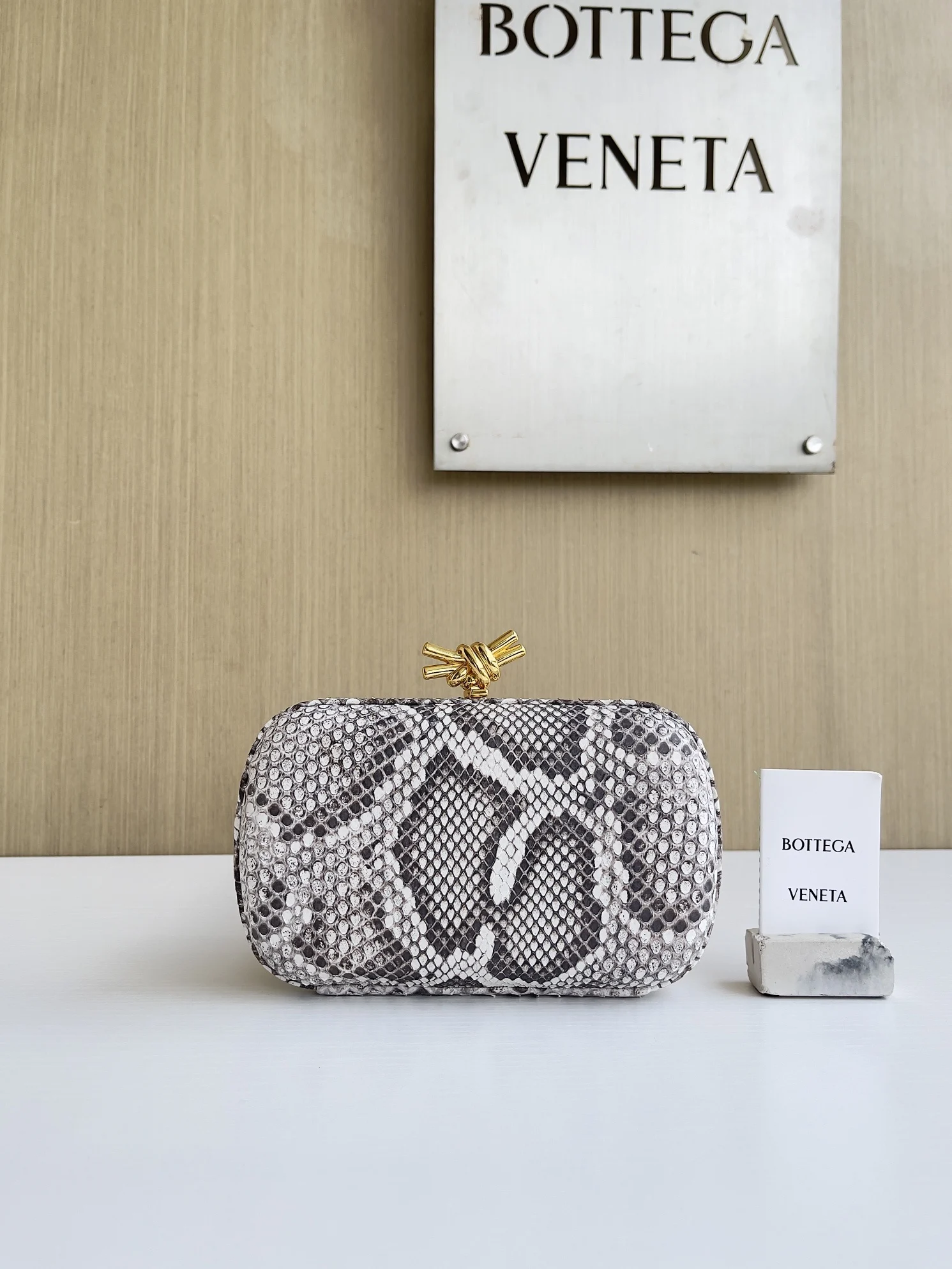 Bottega Veneta (BV) Knot Bottega Veneta (BV) Knot