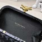 Bottega Veneta (BV) Knot